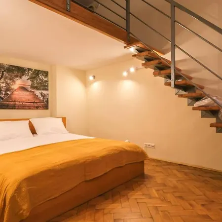 Big Cozy Free 1 Parking